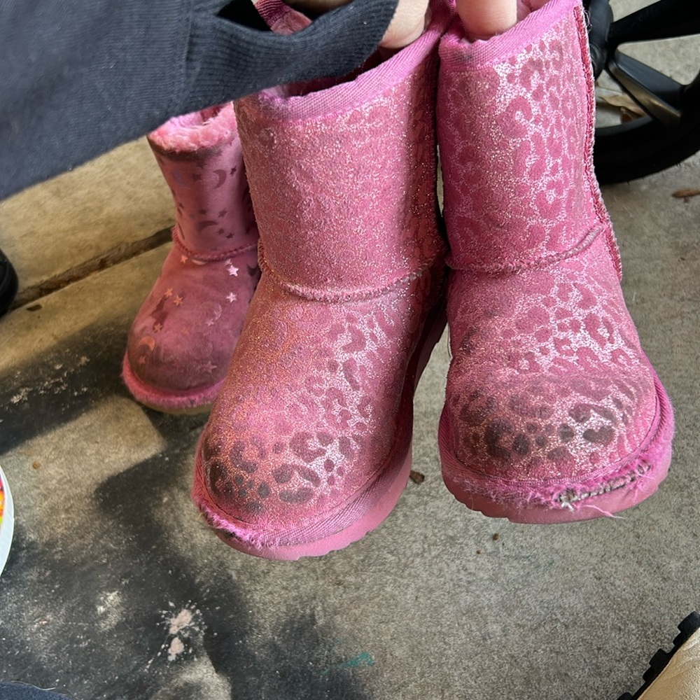 Girls uggs